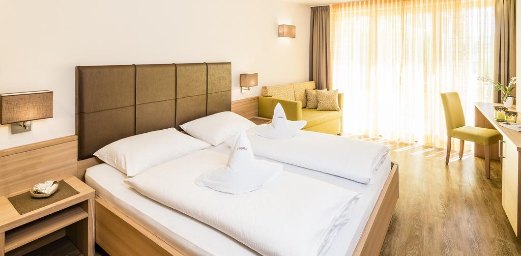 Astor Hotel Schenna Kültér fotó